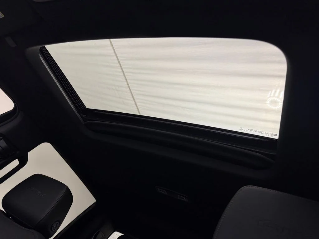 Used 2023 Summit White GMC AT4 image 20