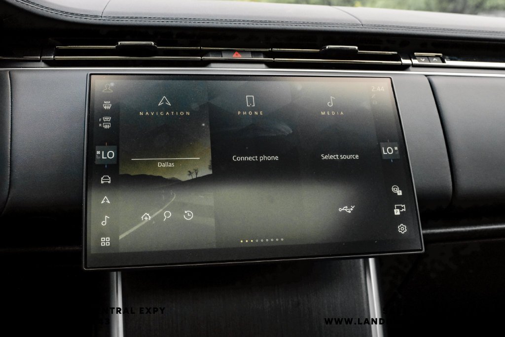 New 2027 Fuji White Land Rover SE image 26