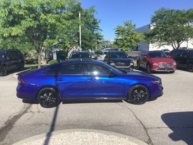 Used 2024 Blue Honda Sport-L image 3