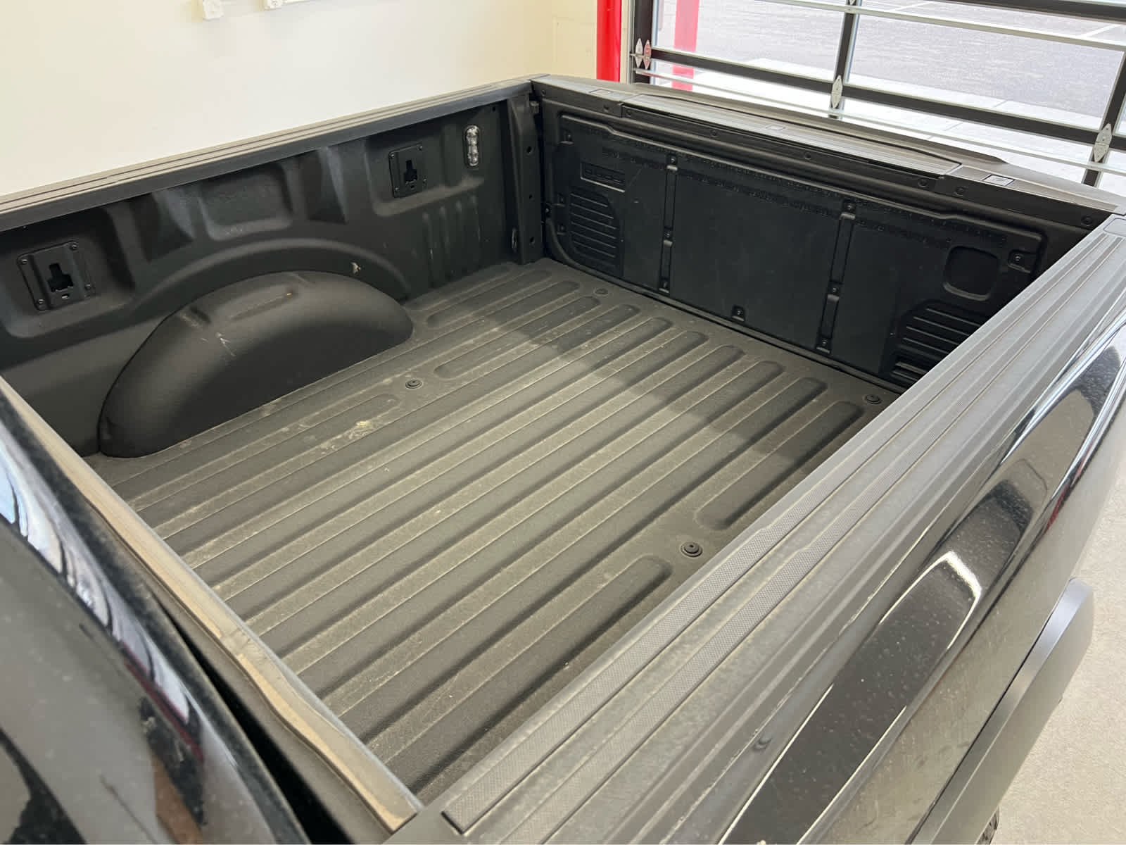 2023 Ford F-150 Raptor - Photo 11