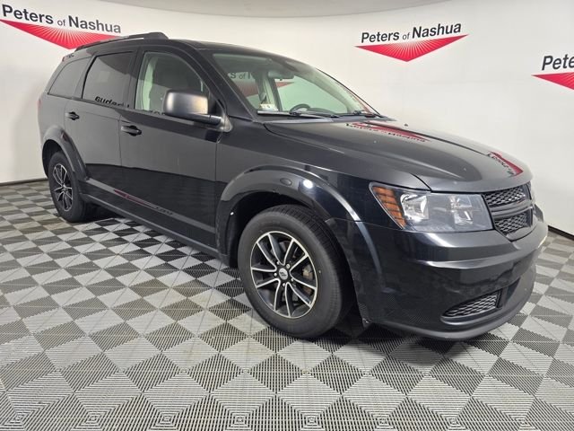Used 2018 Pitch Black Clearcoat Dodge SE image 1