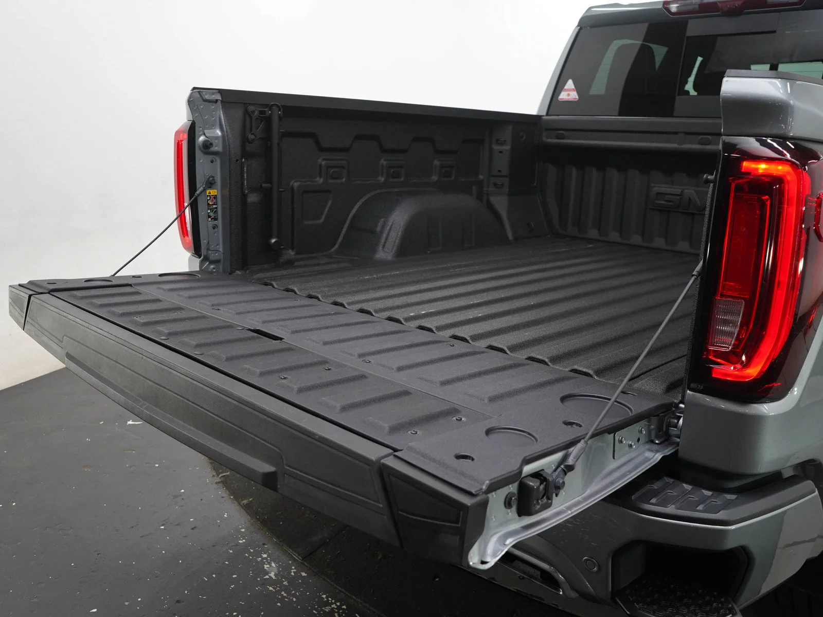 Used 2025 Sterling Metallic GMC Denali Ultimate image 12
