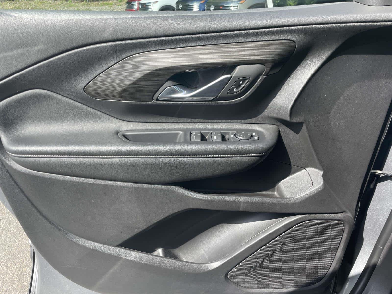 Used 2024 Sterling Metallic GMC SLE image 34