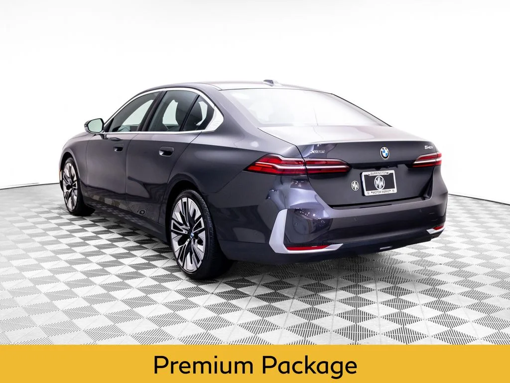 Used 2024 Gray BMW 540i xDrive image 3