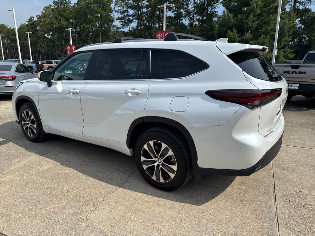Used 2026 Beige Toyota XLE image 3