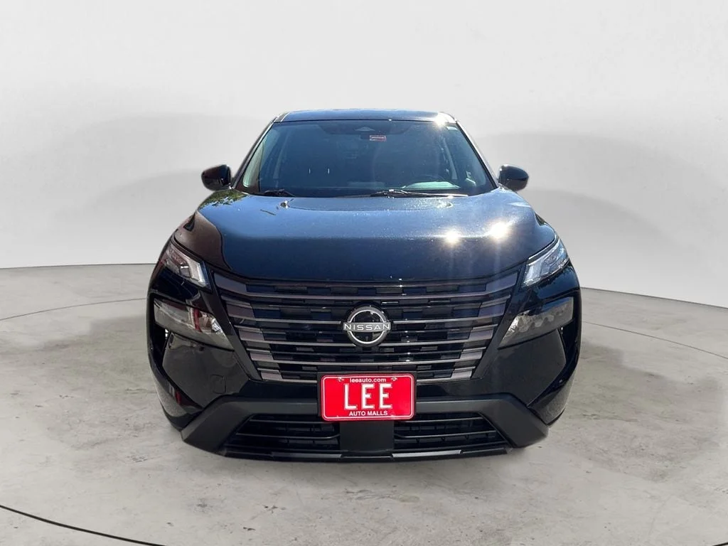 Used 2026 Super Black Nissan  image 9
