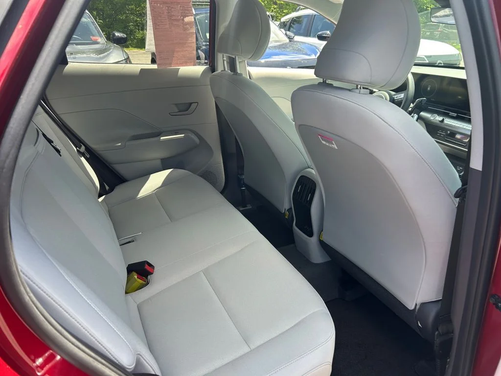 Used 2024 Ultimate Red Hyundai SEL image 18