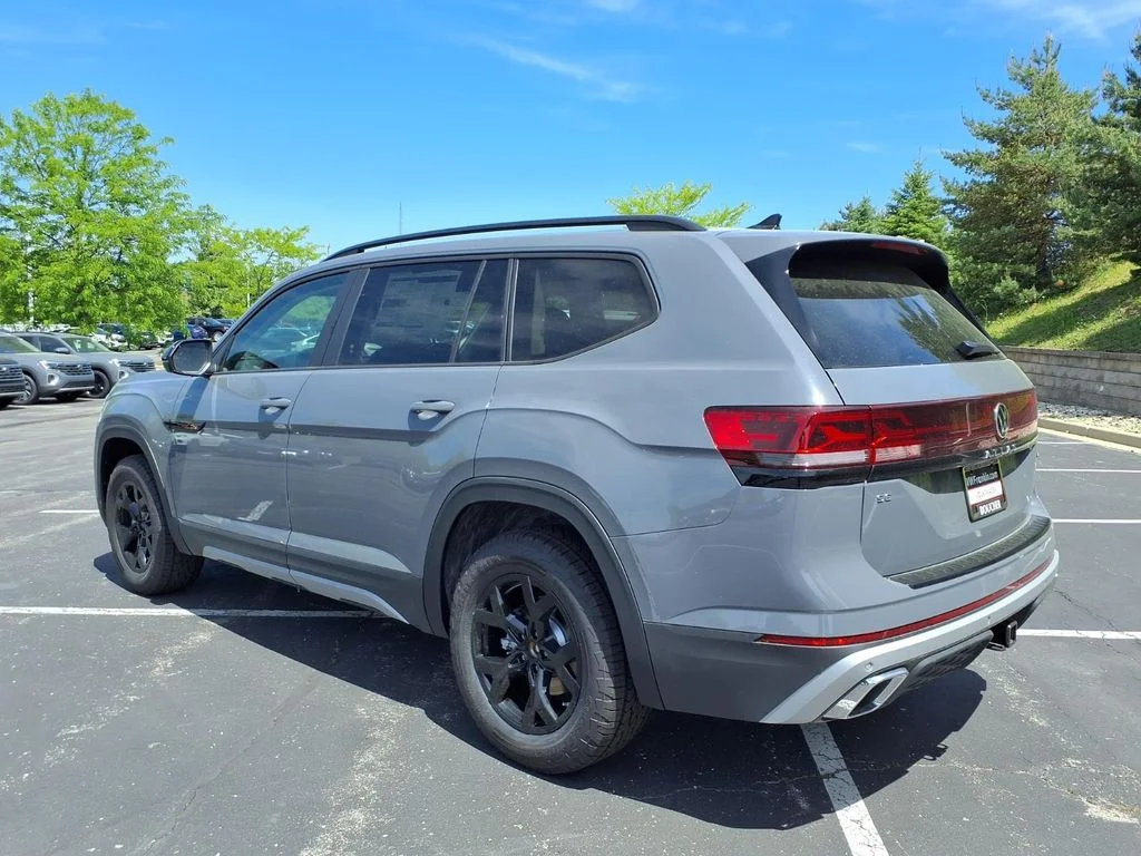 New 2026 Pure Gray Volkswagen Peak Edition image 4