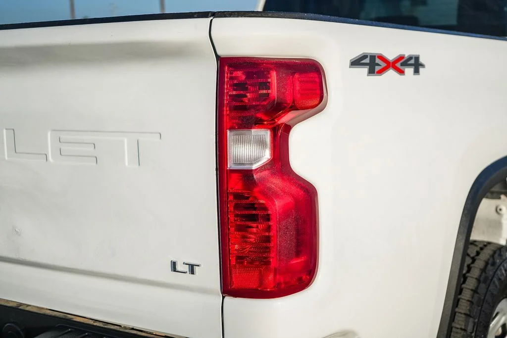 Used 2025 White Chevrolet LT image 10