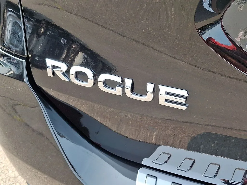 Certified Used 2020 Magnetic Black Nissan S image 29