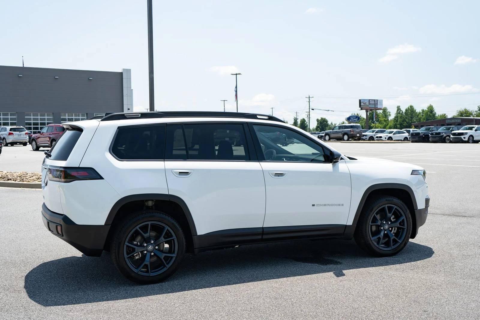 New 2026 Bright White Clear-Coat Exterior Paint Jeep  image 10