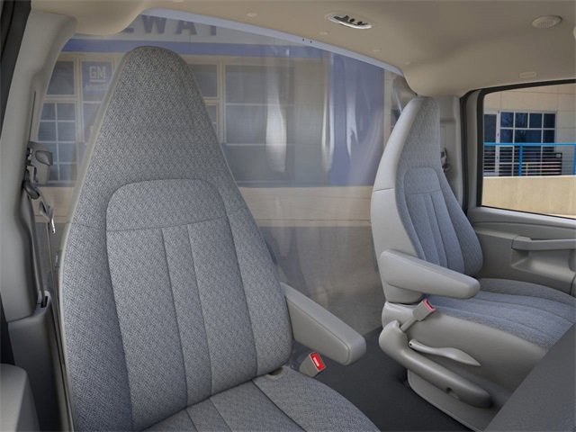 New 2025 Summit White Chevrolet 1WT image 16