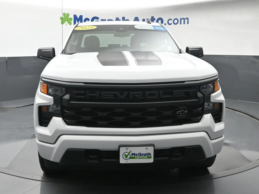 Used 2023 White Chevrolet Custom image 6