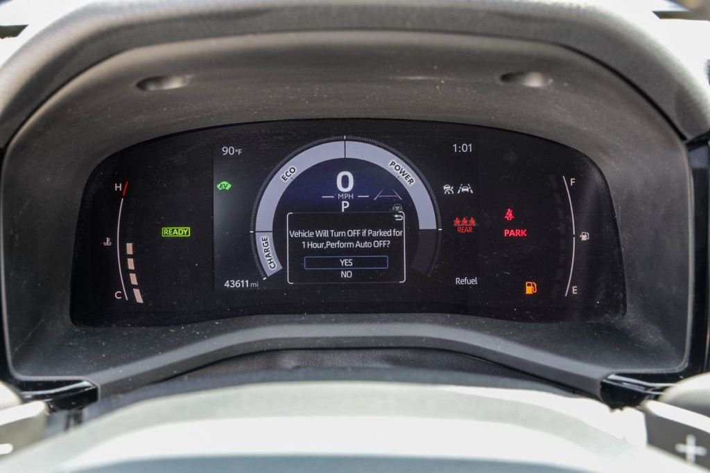 Used 2025  Toyota SE image 28