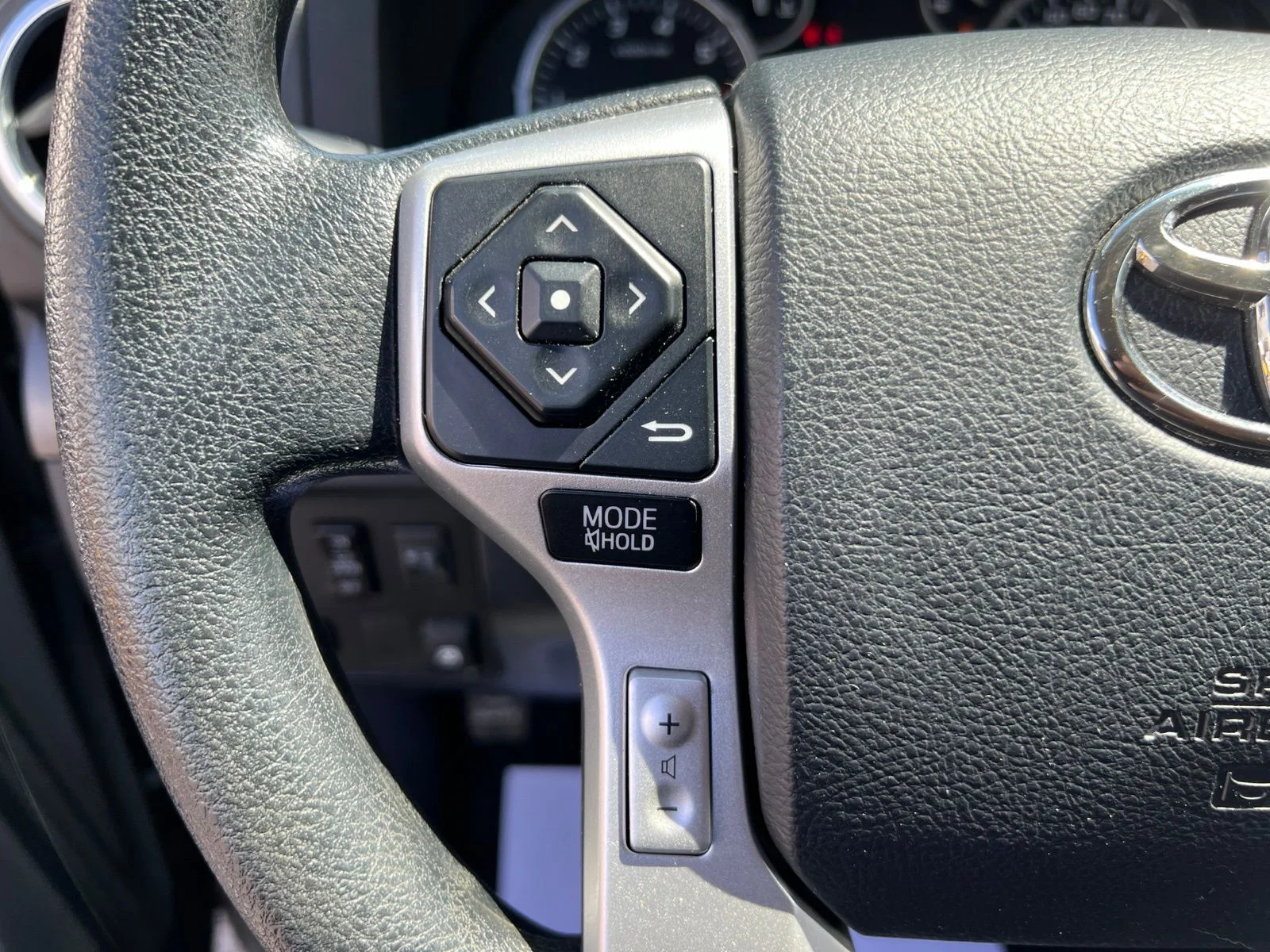 Used 2017 Black Toyota SR5 image 28
