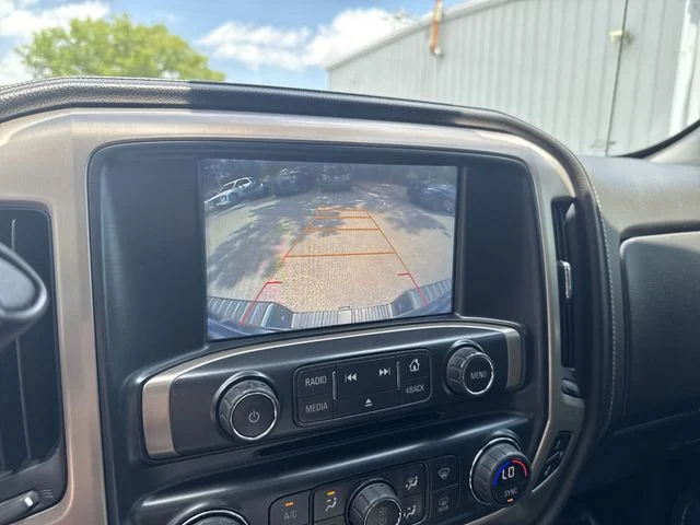 Used 2017 Silver GMC Denali image 22