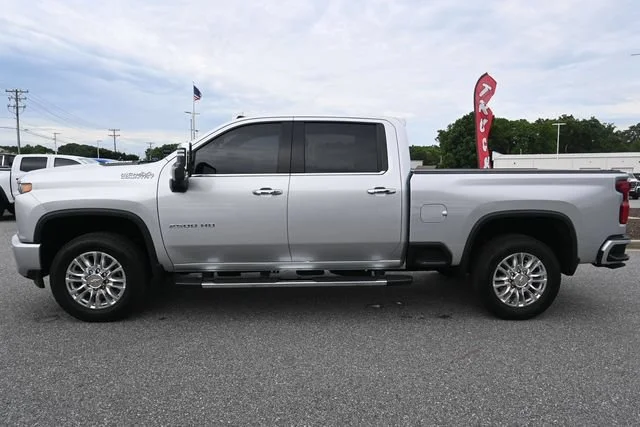 Used 2022 Silver Ice Metallic Chevrolet High Country image 3