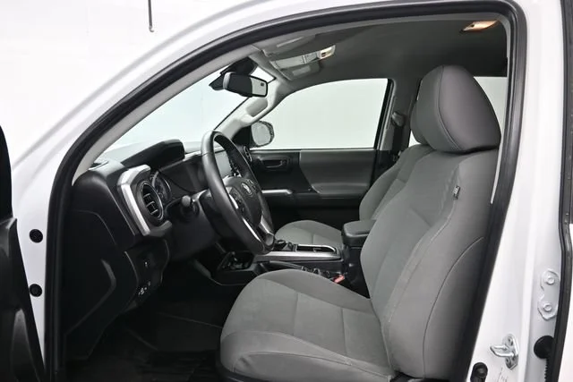 Used 2022 White Toyota SR5 image 9