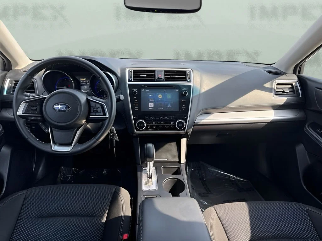Used 2018 Silver Subaru 2.5i Premium image 14