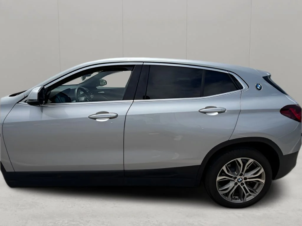 Used 2022 Glacier Silver Metallic BMW xDrive28i image 10