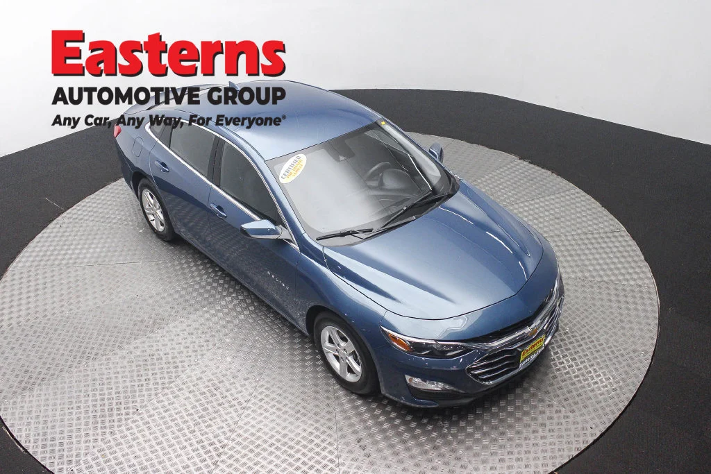 Used 2024 Blue Chevrolet LT image 3