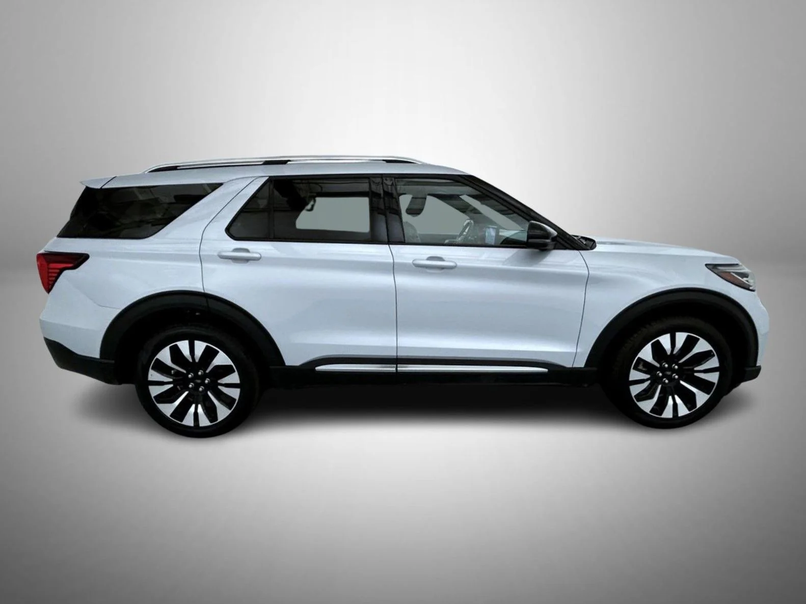 Used 2025 White Ford Platinum image 4