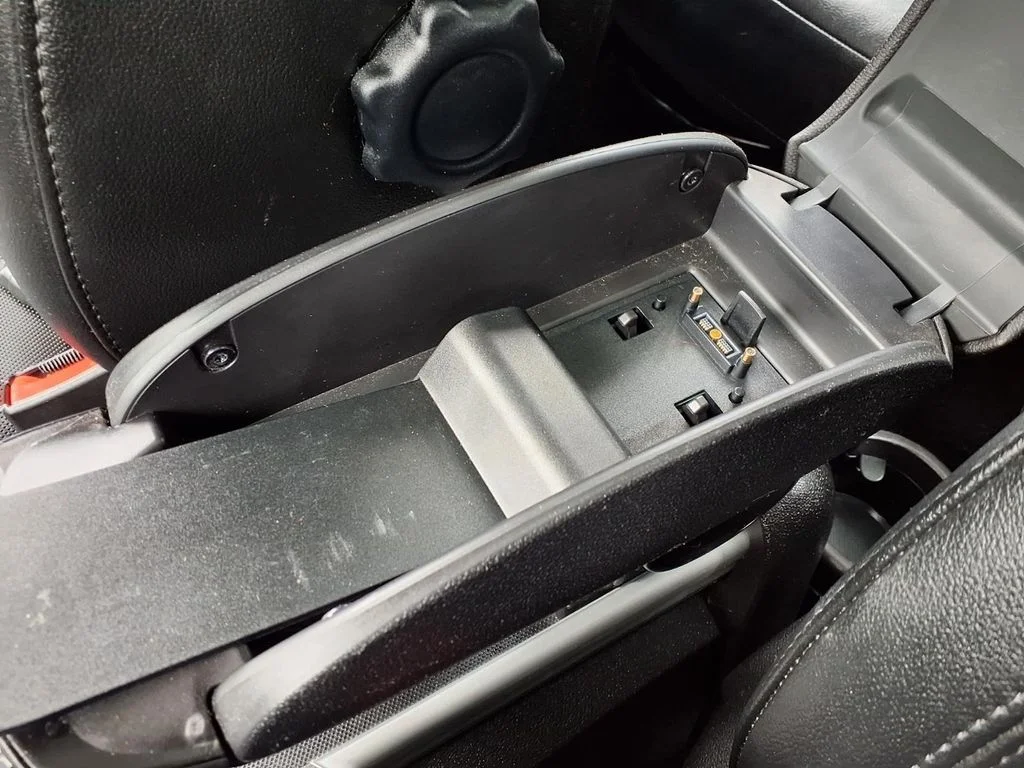 Used 2016 White MINI Base image 13