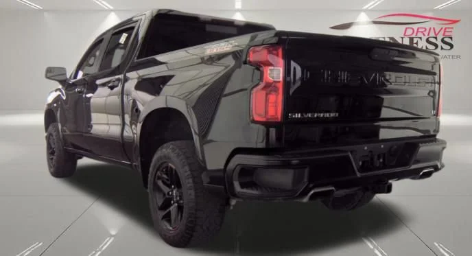 Used 2020 BLACK Chevrolet LT Trail Boss image 5