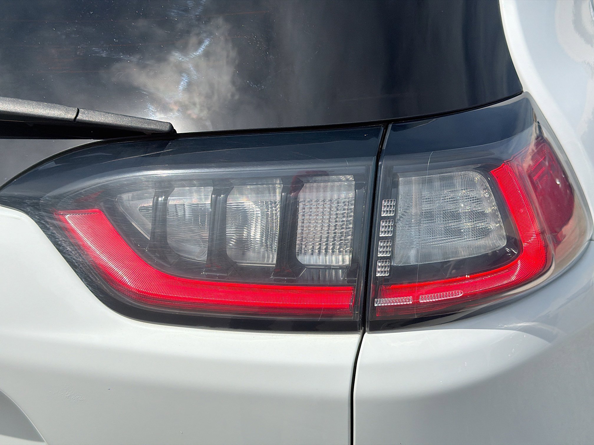 Used 2019 Bright White Clearcoat Jeep Latitude image 26