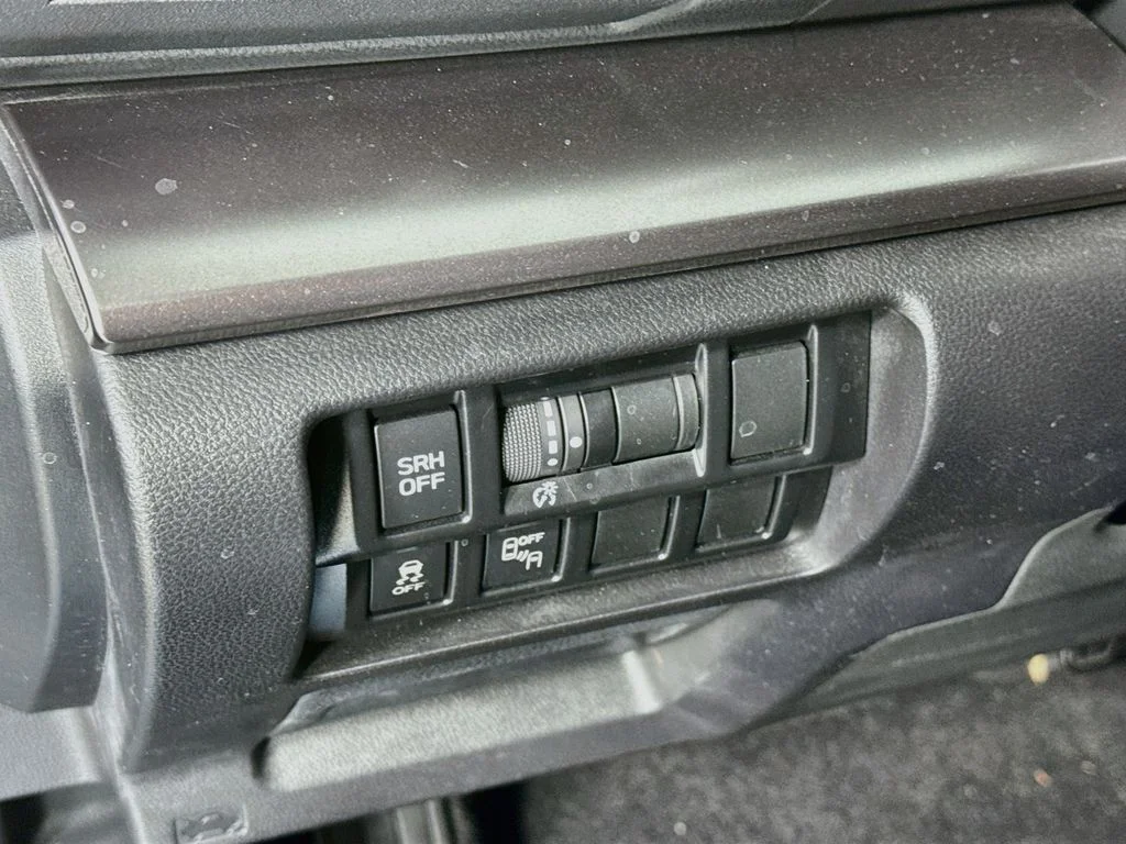 Used 2019 Blue Subaru 2.0i Limited image 10