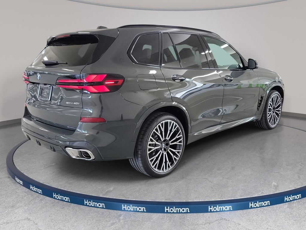 New 2026 Dravit Grey Metallic BMW sDrive40i image 4