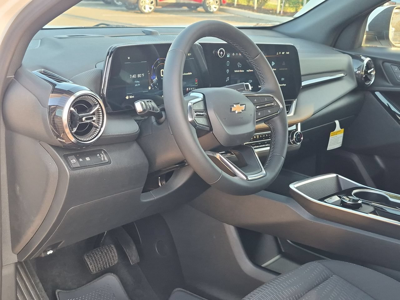 2027 Chevrolet Equinox LT - Photo 10