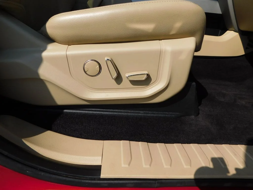 Used 2015 Caribou Metallic Ford Lariat image 22