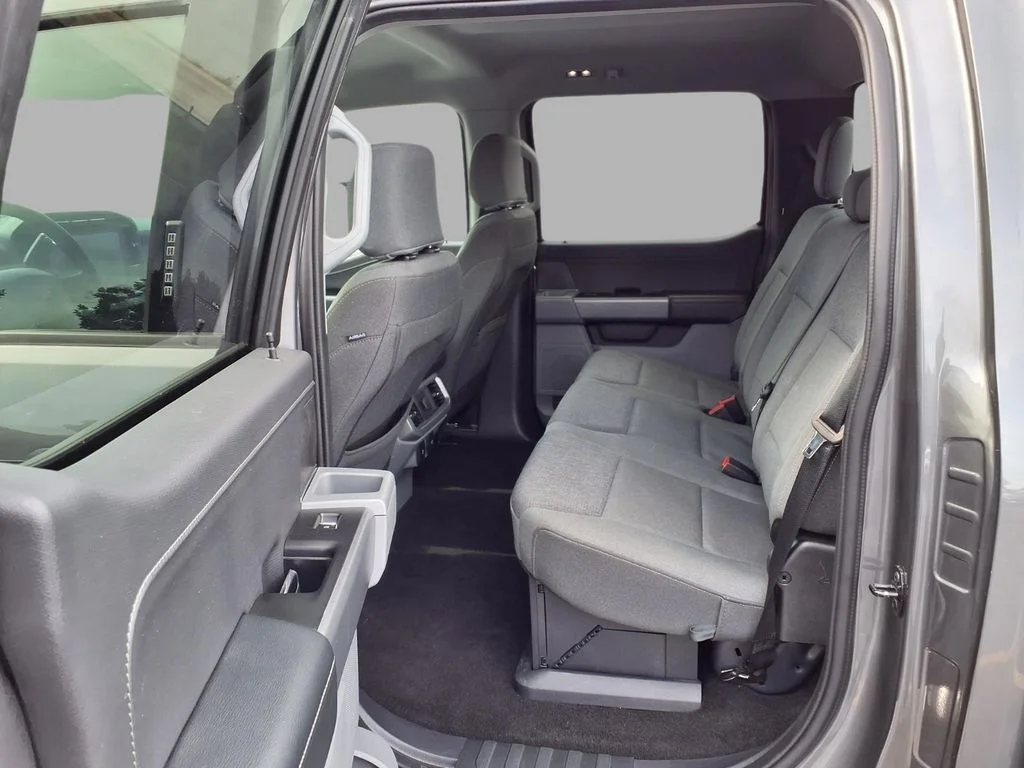 Used 2024 Gray Ford XLT image 25