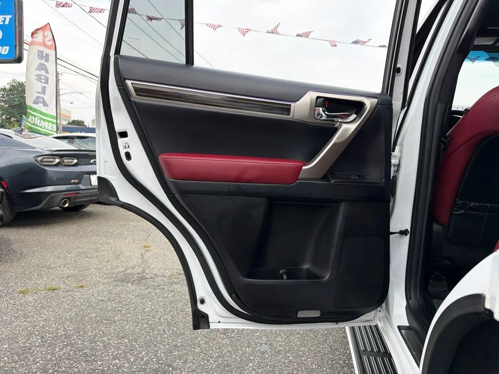 Used 2021 White Lexus 460 image 28