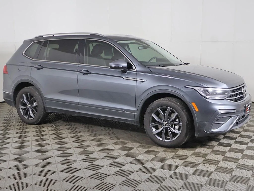 Used 2023 Gray Volkswagen 2.0T SE image 15