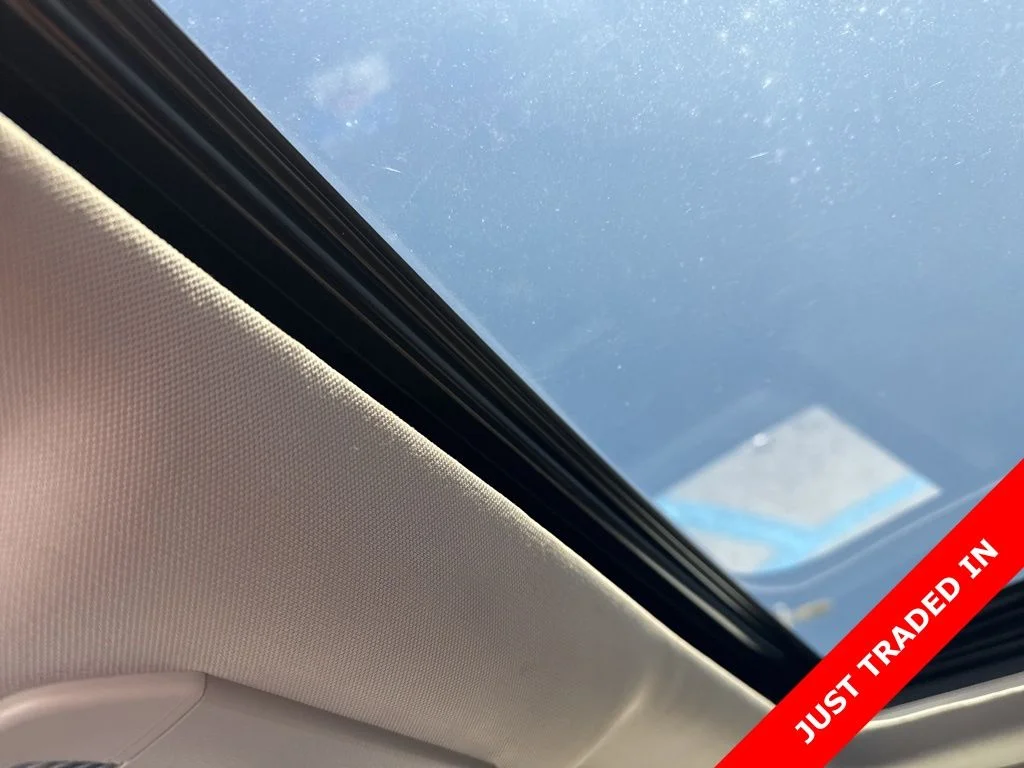 Used 2020 Silver Toyota XLE image 6