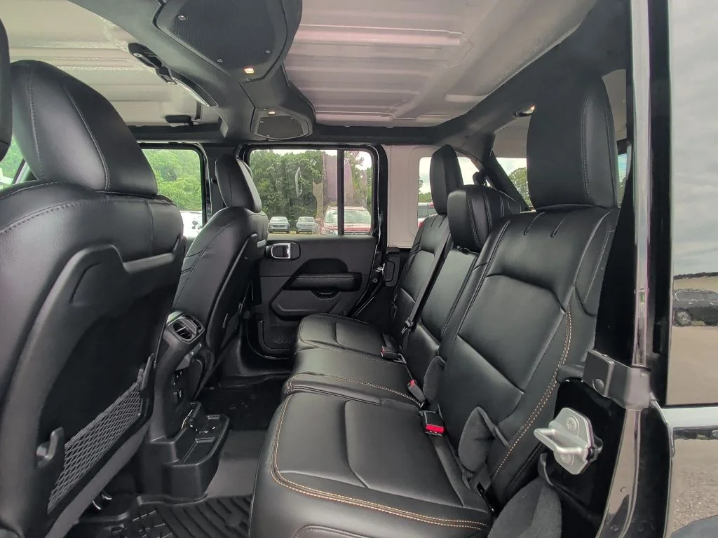 Used 2025 Black Jeep Sahara image 11
