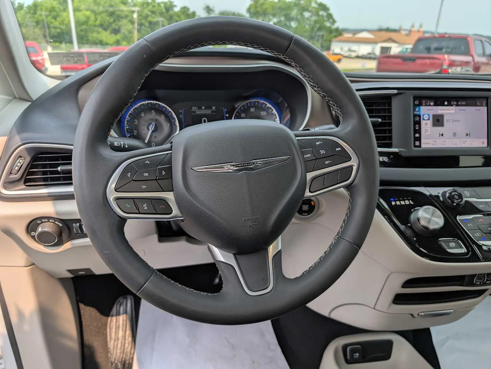 Used 2022 Bright White Clearcoat Chrysler LX image 34
