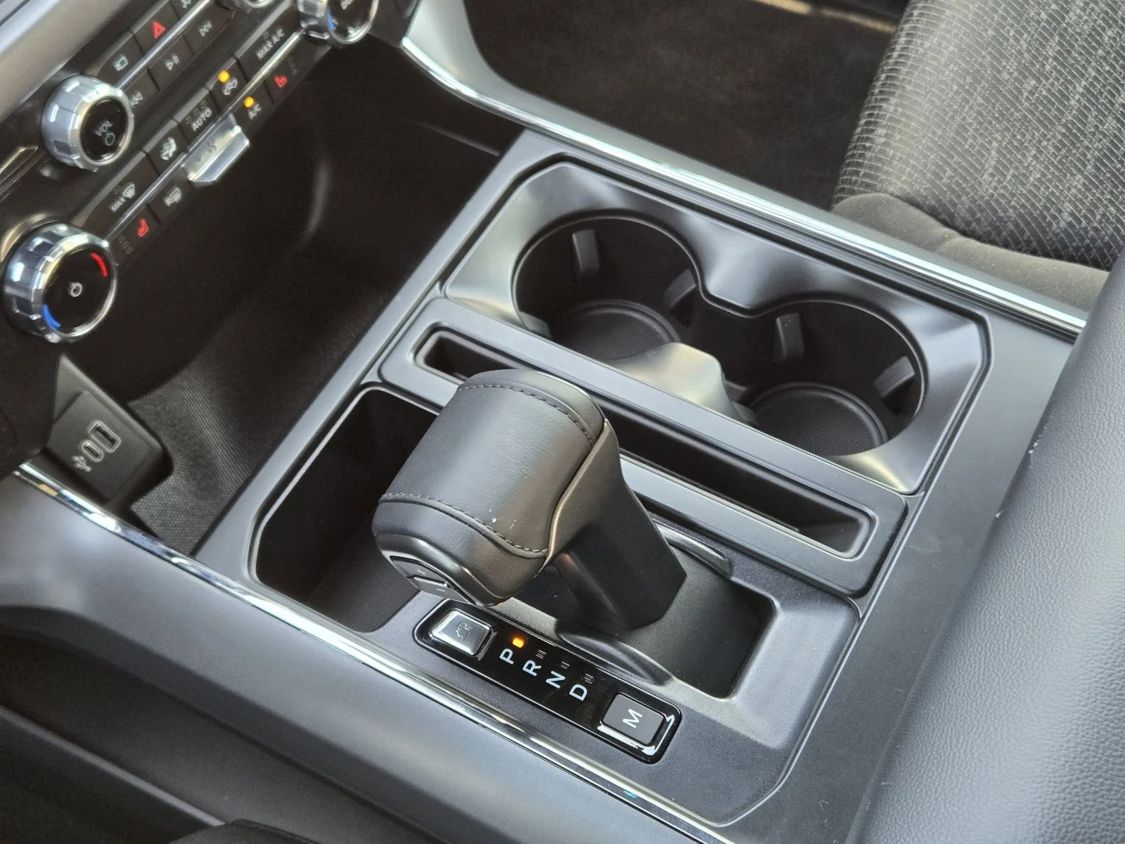 New 2026 Oxford White Ford XLT image 14