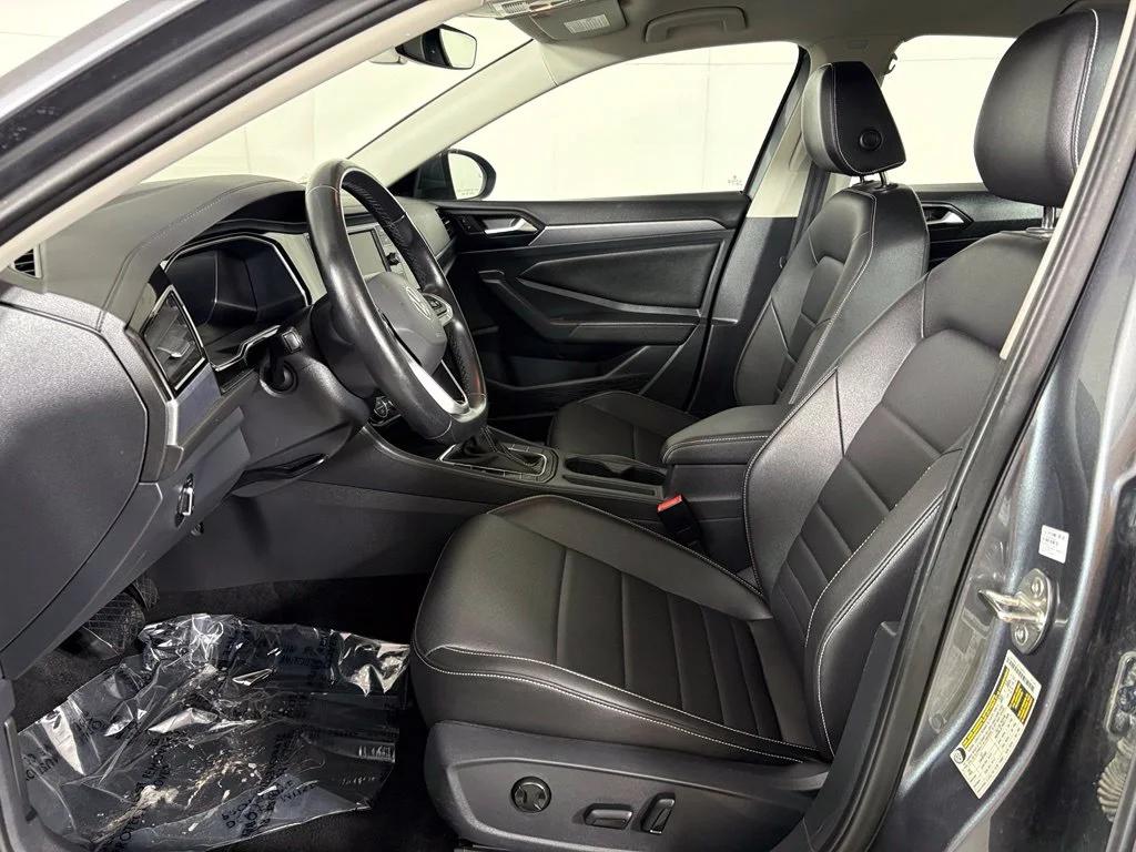 Used 2024 Gray Volkswagen 1.5T SE image 17