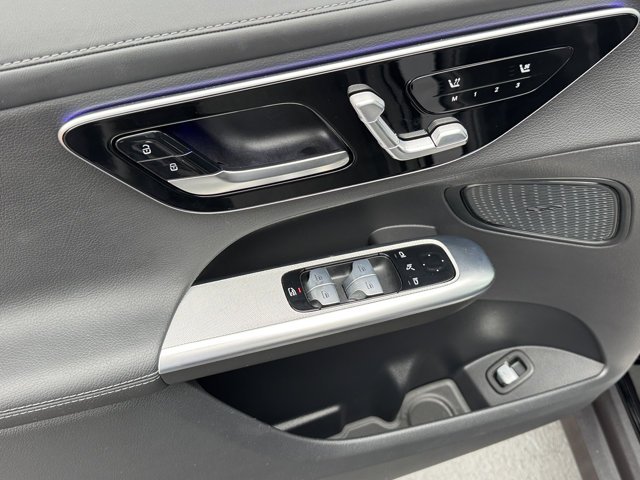 Used 2025 Black Mercedes-Benz GLC 300 image 19