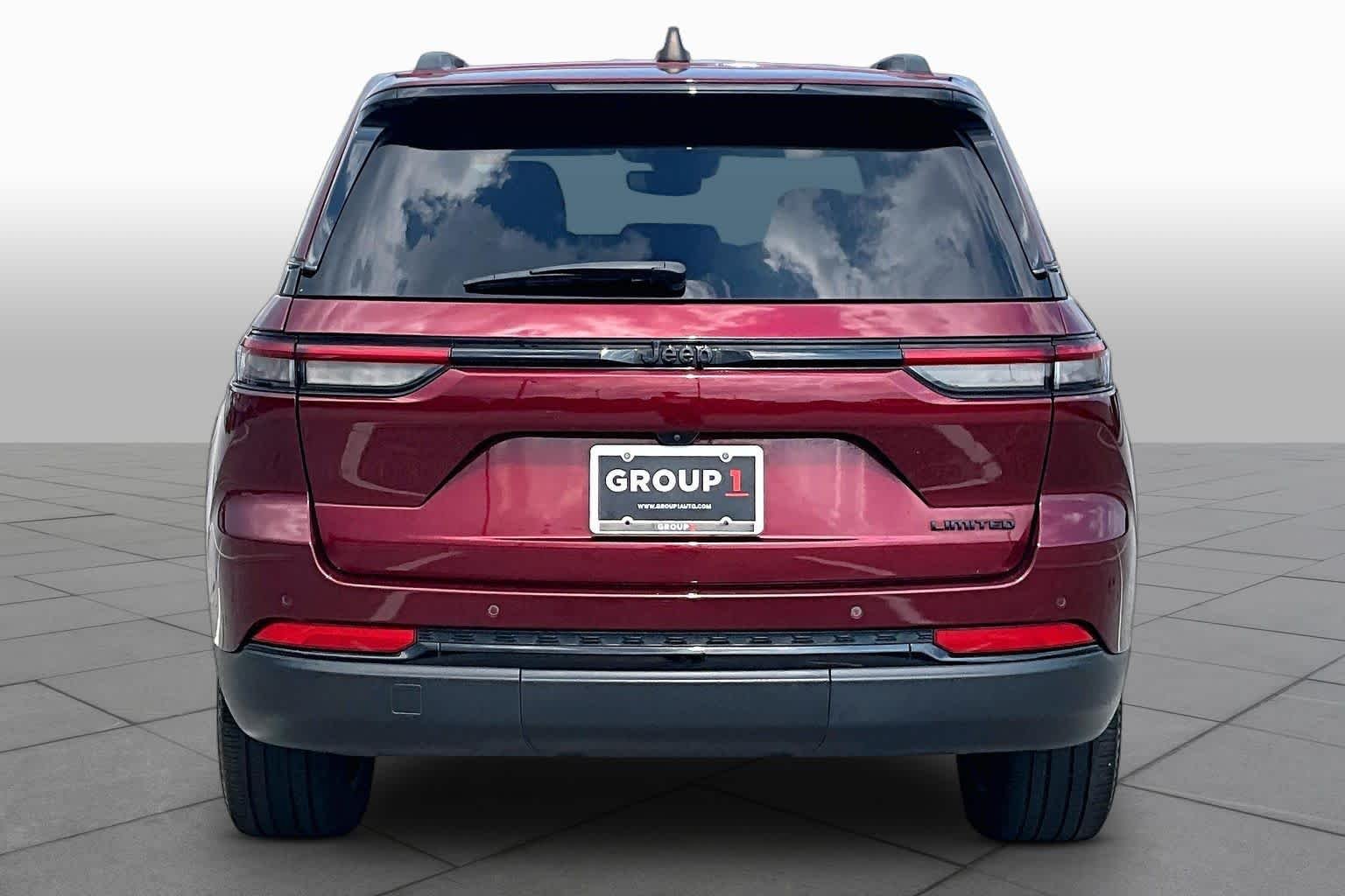 Used 2023 Velvet Red Pearlcoat Jeep Limited image 5