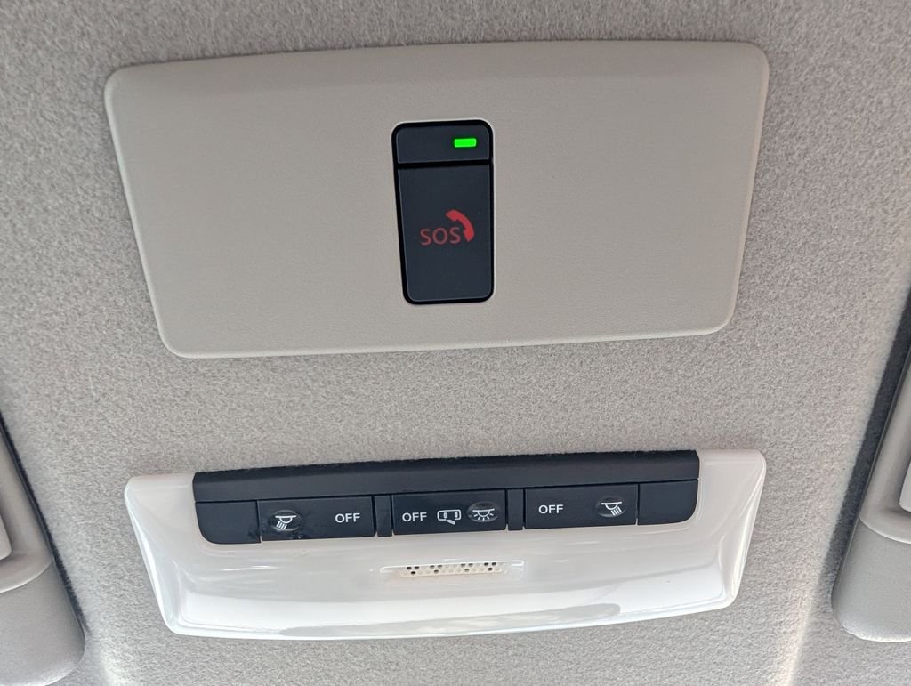 Used 2023 Blue Nissan SR image 31