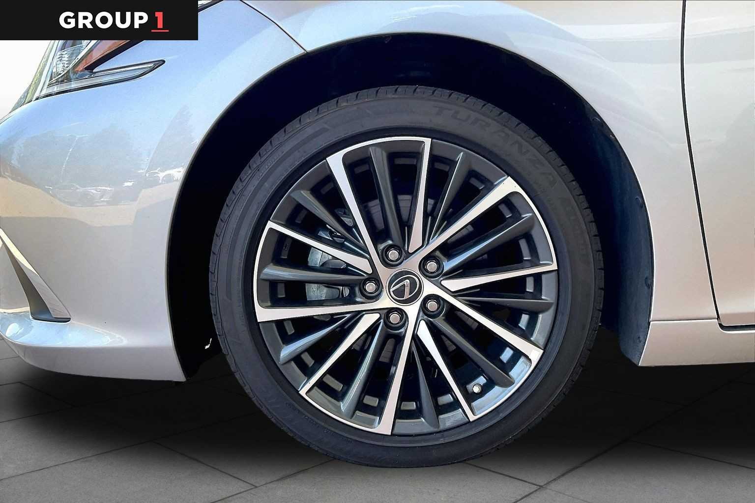 Used 2025 Iridium Lexus  image 9