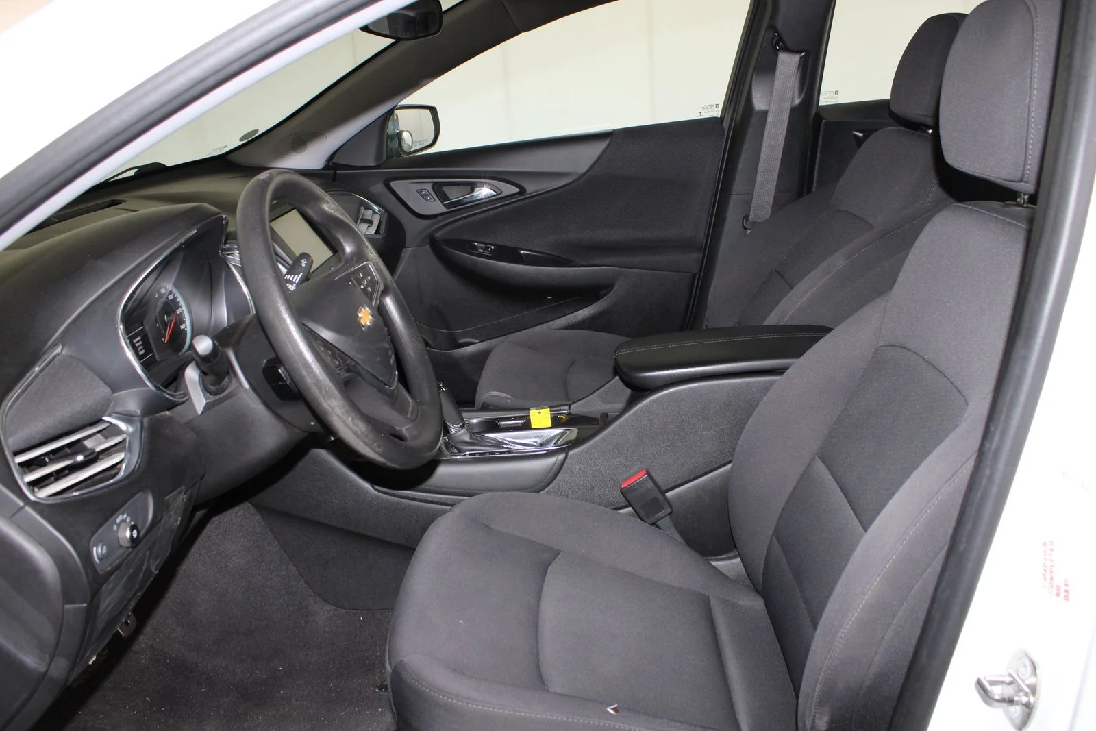 Used 2017 White Chevrolet LT image 9