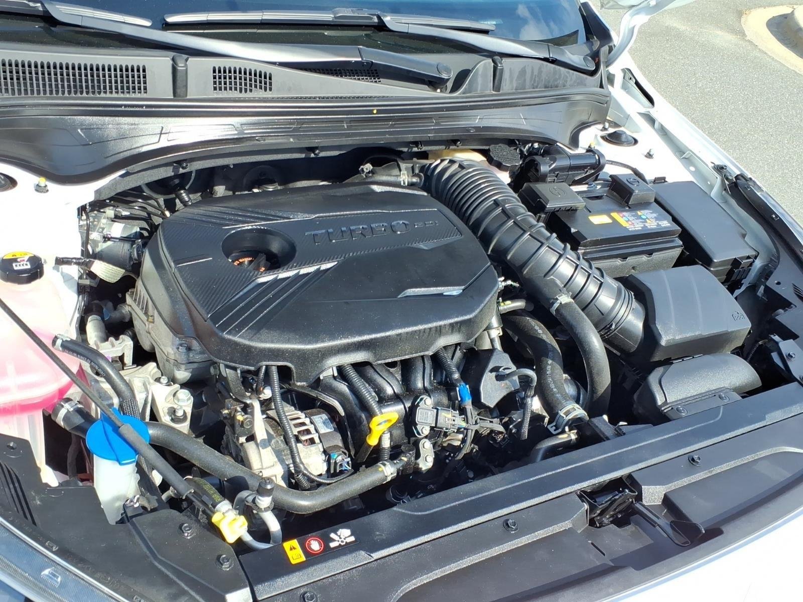 Used 2024 Snow White Pearl Kia GT image 31