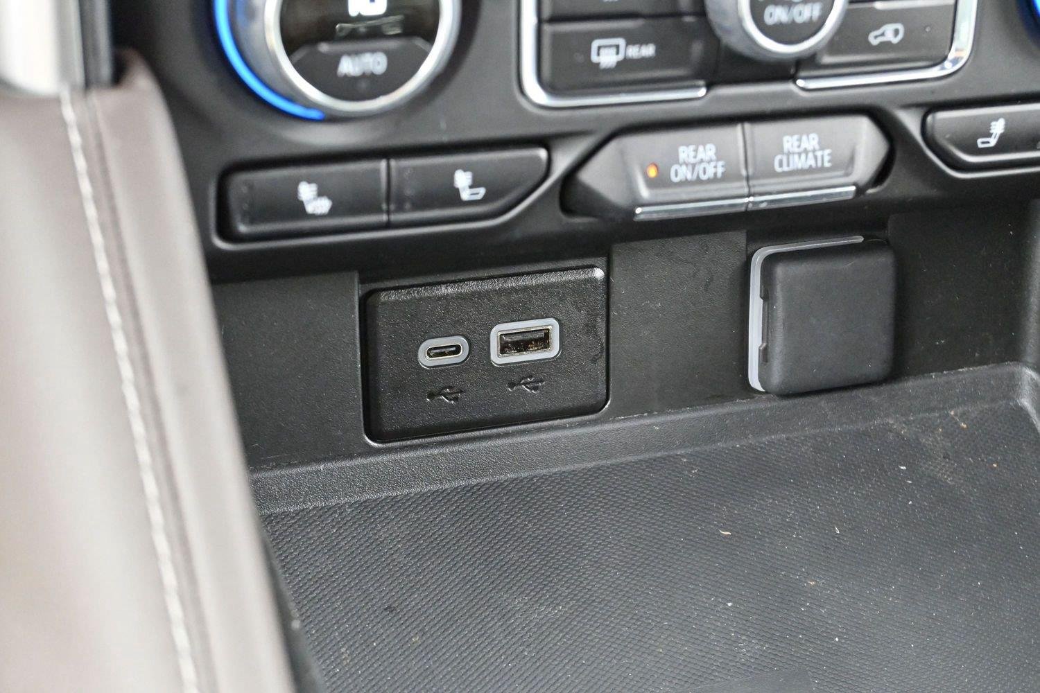 Used 2024 Summit White Chevrolet LT image 24