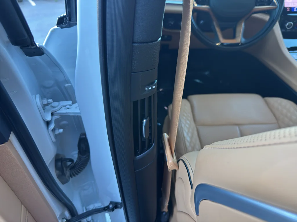Used 2025 Bright White Clearcoat Jeep Summit Reserve image 27