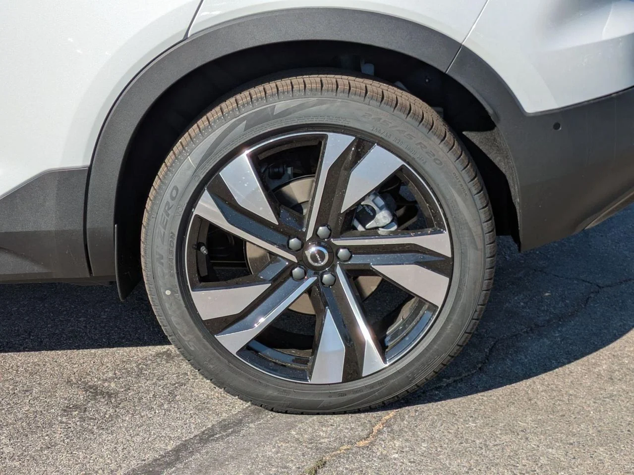 2026 Volvo XC40 Ultra - Photo 6